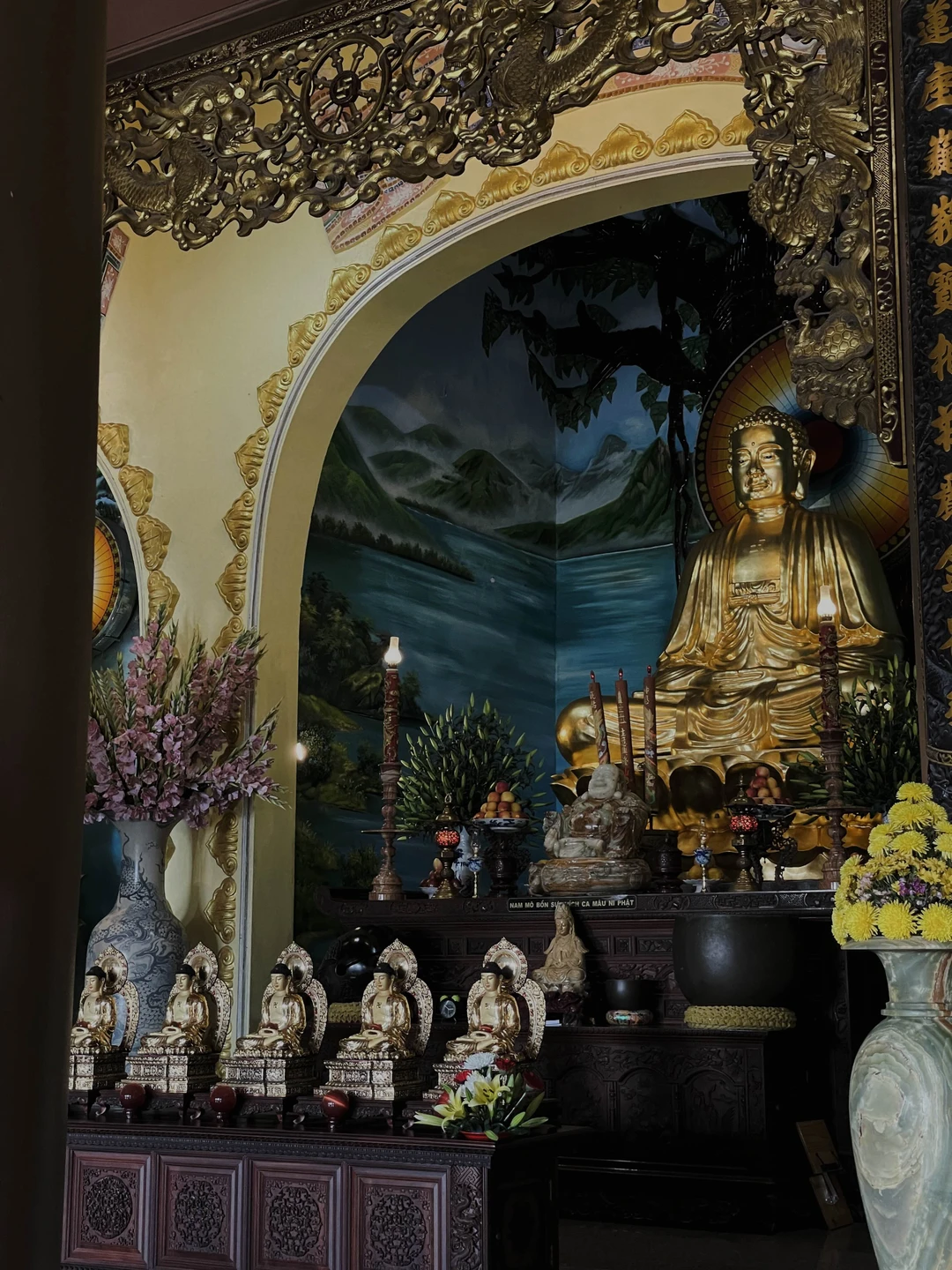 Очень классная экскурсия для знакомства с культурой и пейзажами Дананга. Надо быть готовым к лестницам и