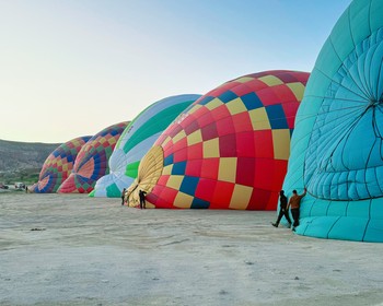 Скальная крепость и галерея камней, дегустация, обед в Конье, возвращение