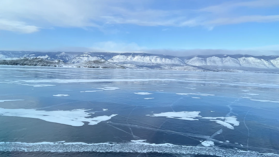 Зимний Ольхон: чистый лёд, пузырьки и гроты (Мария)