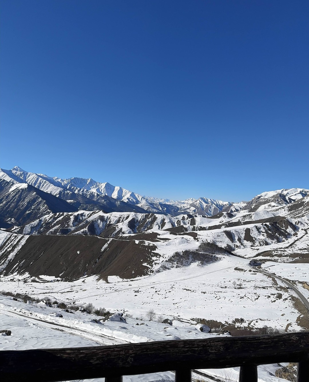 Ибрагим очень хороший гид. С очень глубокими знаниями о глубокой истории и современном мире Ингушетии. Чудесные