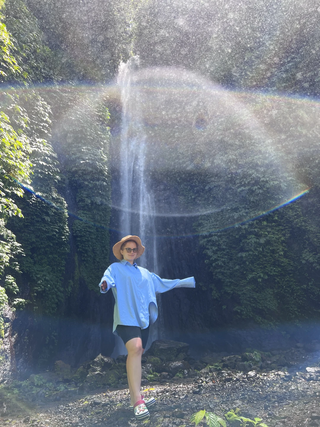 Невероятная экскурсия, Яник очень пунктуальный, вежливый, внимательный и открытый к общению и разговору ГИД. Мы были