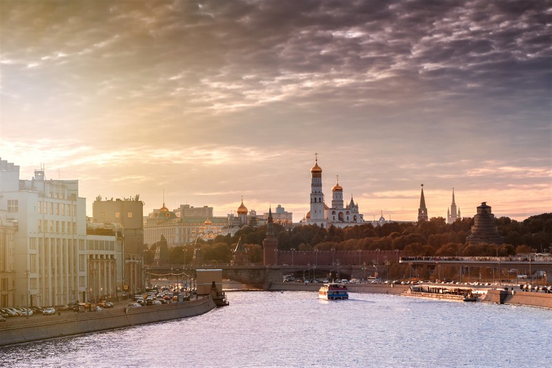 Фото - Экскурсия: "Ежедневная речная прогулка «Вечерняя Москва» от парка Китай-города до причала «Киевский»"
