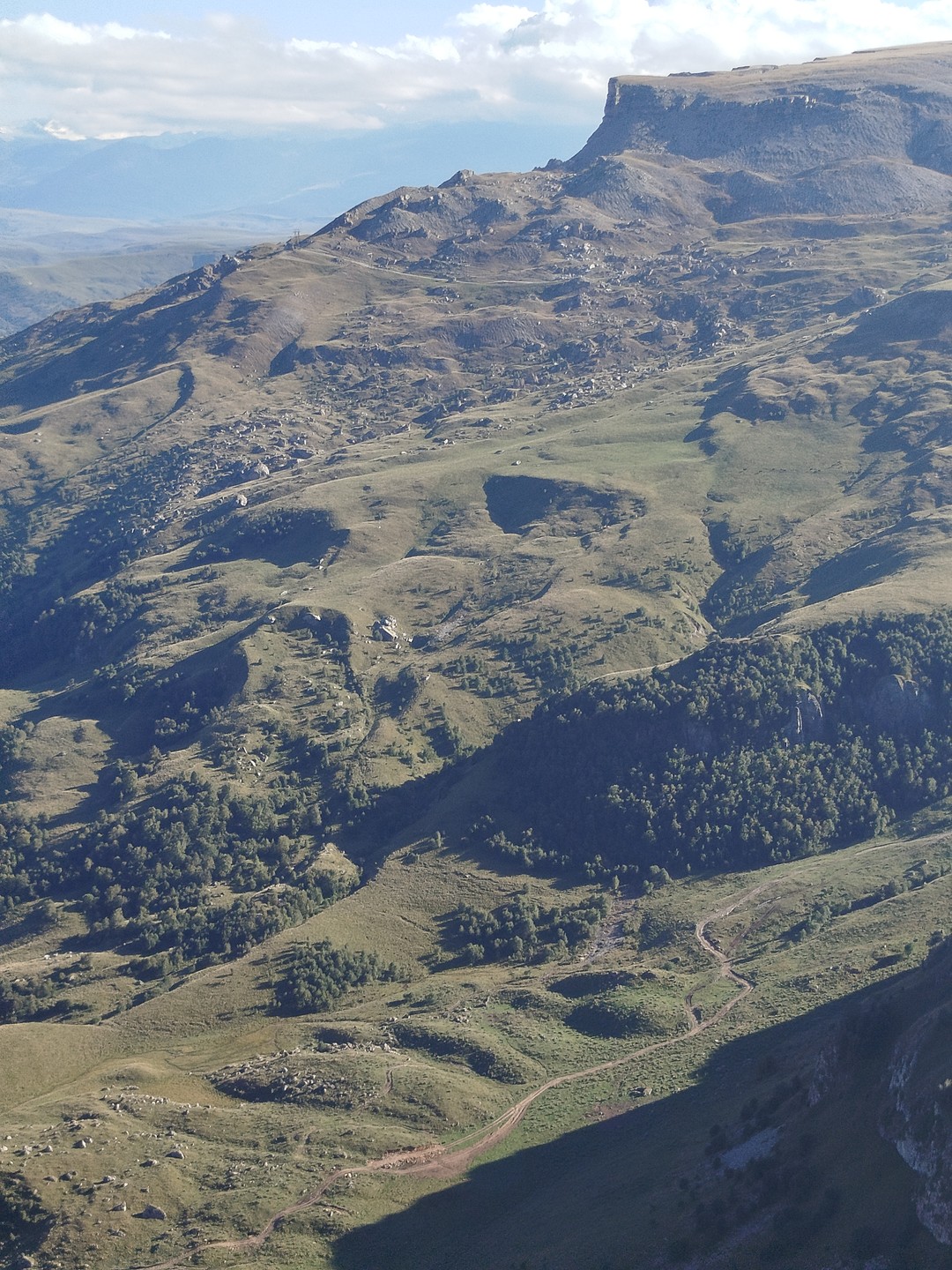 Спасибо водителю-гиду Игорю! За профессионализм. Дорога до Бермамыта была насыщенна Впечатлениями. Игорь уверенно держал Руль, и