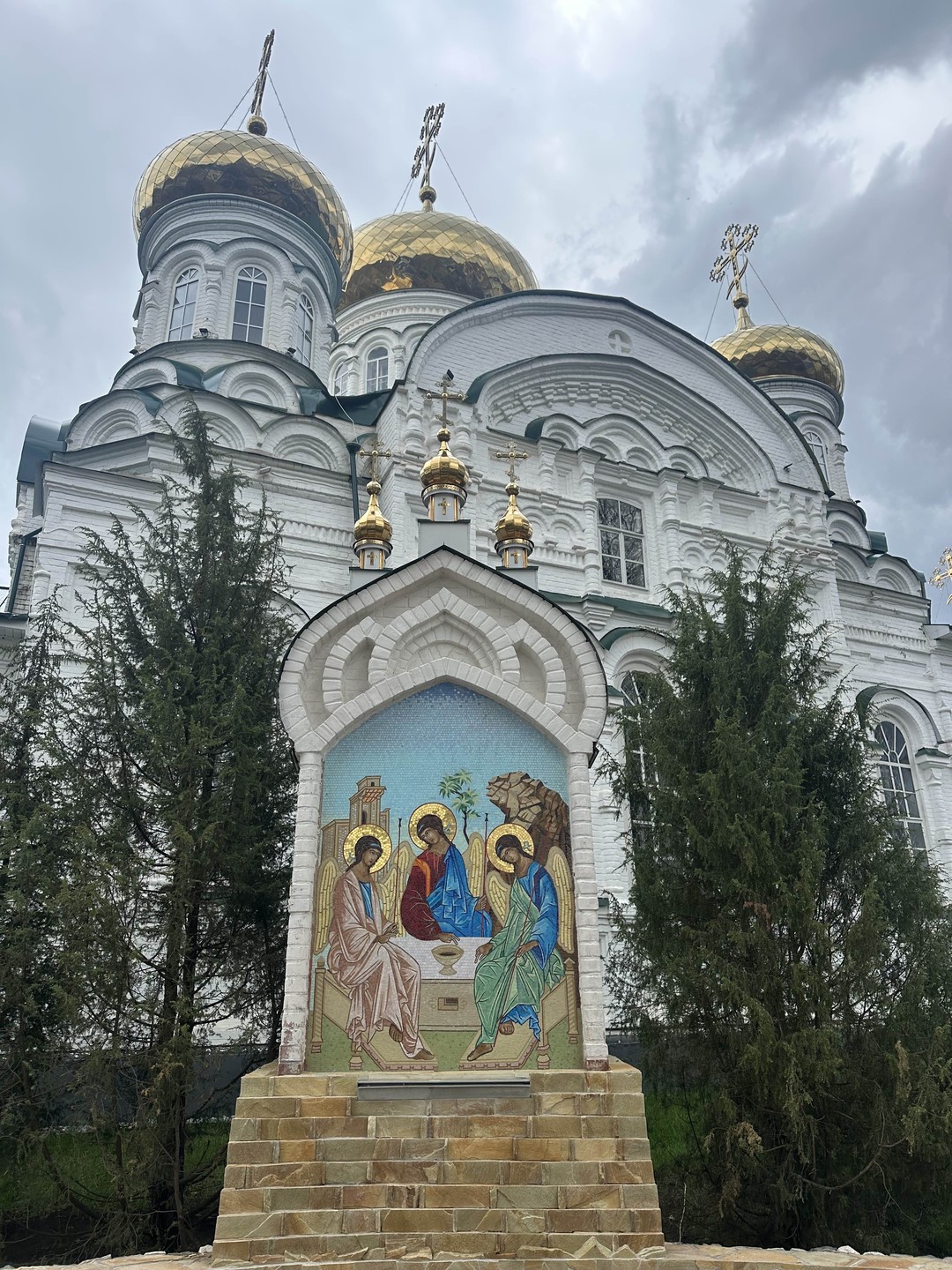 Экскурсия прошла великолепно! Организатор несколько раз связывала в ватсап, чтобы уточнить детали экскурсии и актуальность брони.