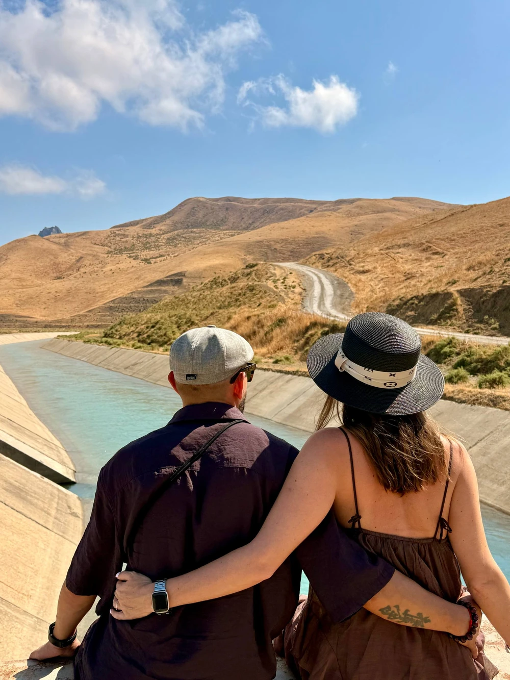 Фотопутешествие из Баку: Радужные горы, Розовое озеро и Бешбармак (24/26)