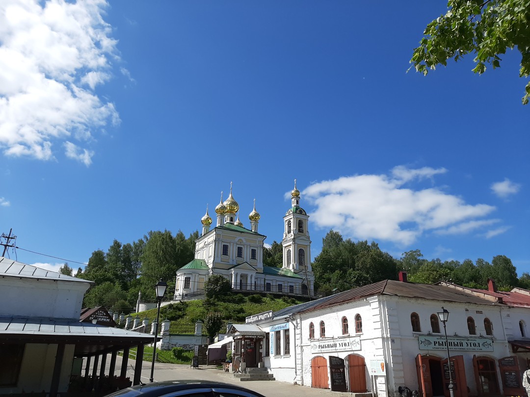 Замечательная экскурсия, интересная, познавательная, было достатачно времени на самостоятельную прогулку, дополнительным бонусом стали заезд на сыроварню