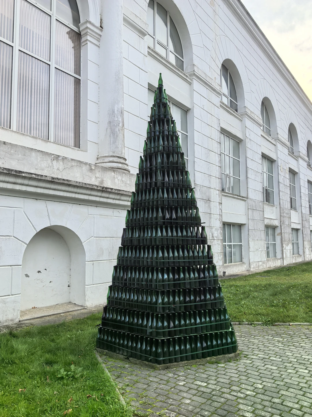 Благодарим Марину за прекрасную экскурсию, очень познавательно, много исторических фактов, легенд, историй. Время пролетело незаметно, Марине