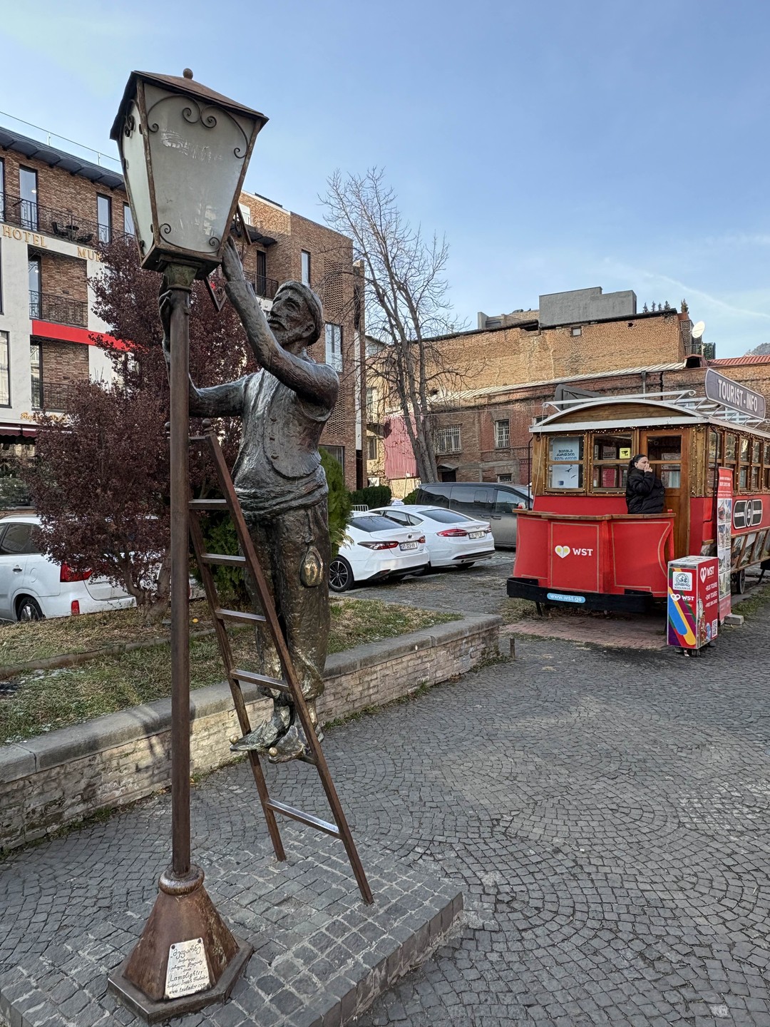 Когда мы выбирали гида, то нам было важно, чтобы это был человек, который родился и живет