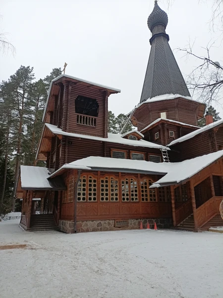 Наталья-очень грамотный,интеллигентный гид и просто приятный человек. Рассказывает доступно и интересно. Знает множество мелких исторический деталей,которые