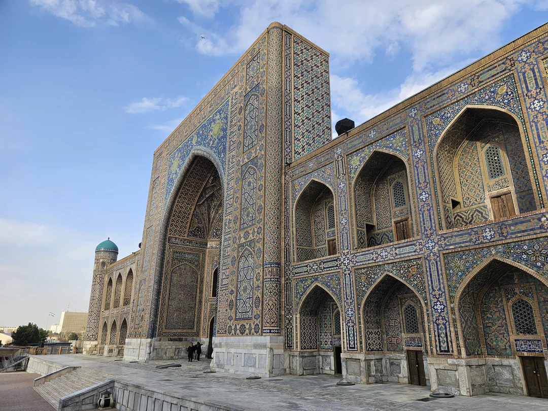 Очень понравилась экскурсия! Шухрат отличный гид, очень интересно рассказывает, живая структурированная подача информации, три часа пролетели