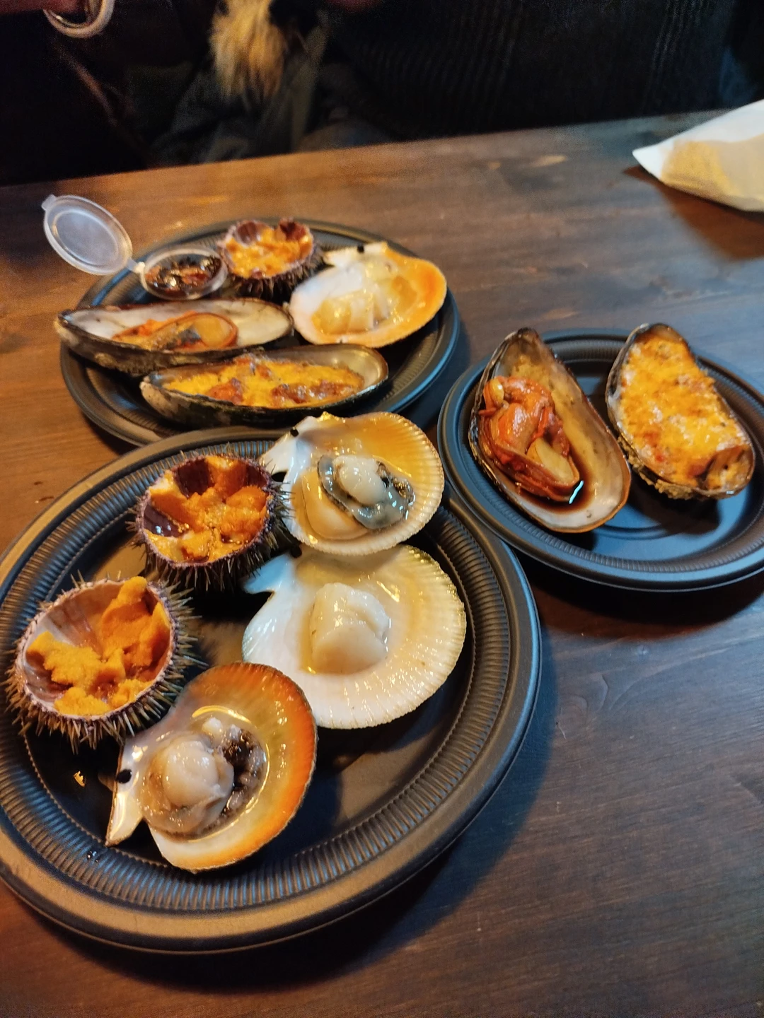 Нашим экскурсоводом был Сергей. Эрудирован, с хорошим чувством юмора и просто красавчик! Комфортная, большая машина, что