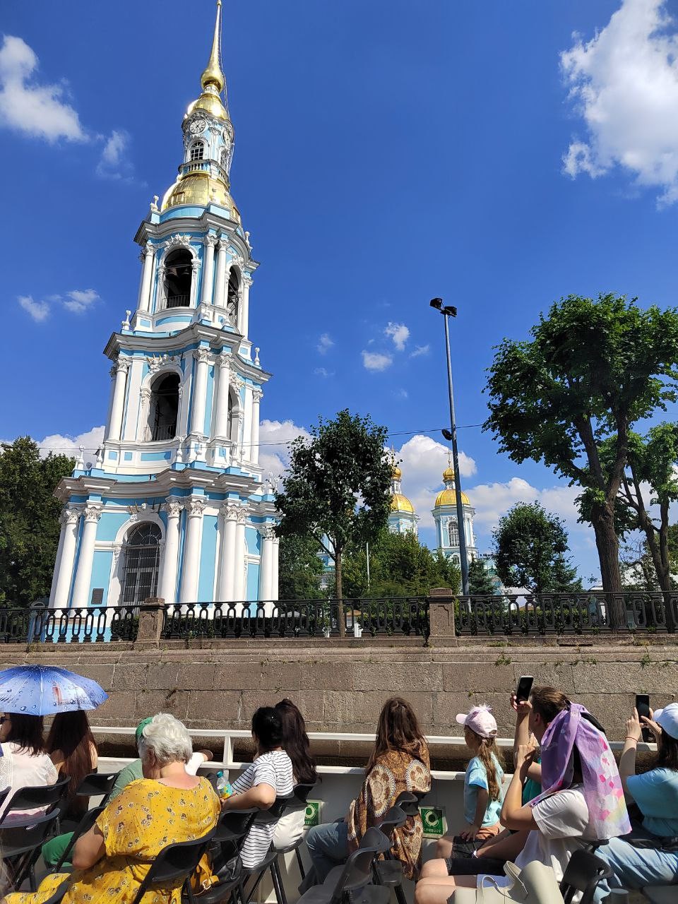 Экскурсия очень понравилась, не затянуто - за 1 час проплыли многие знаковые достопримечательности Санкт-Петербурга, каждая достопримечательность