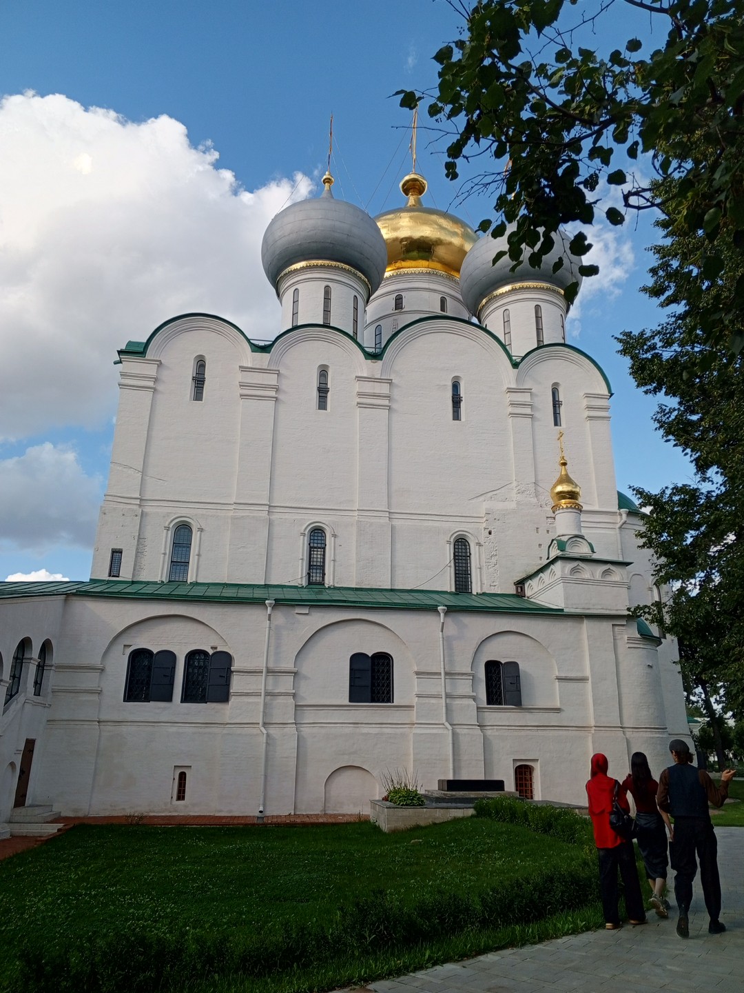 Хотим поблагодарить Ольгу за исчерпывающую экскурсию в Новодевичий монастырь!
