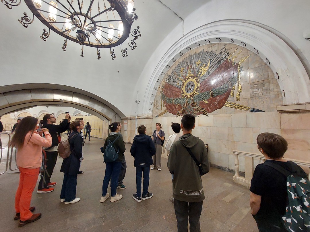 Мы очень любим московское метро, поэтому не могли пропустить эту экскурсию. Мы выбрали ее еще и