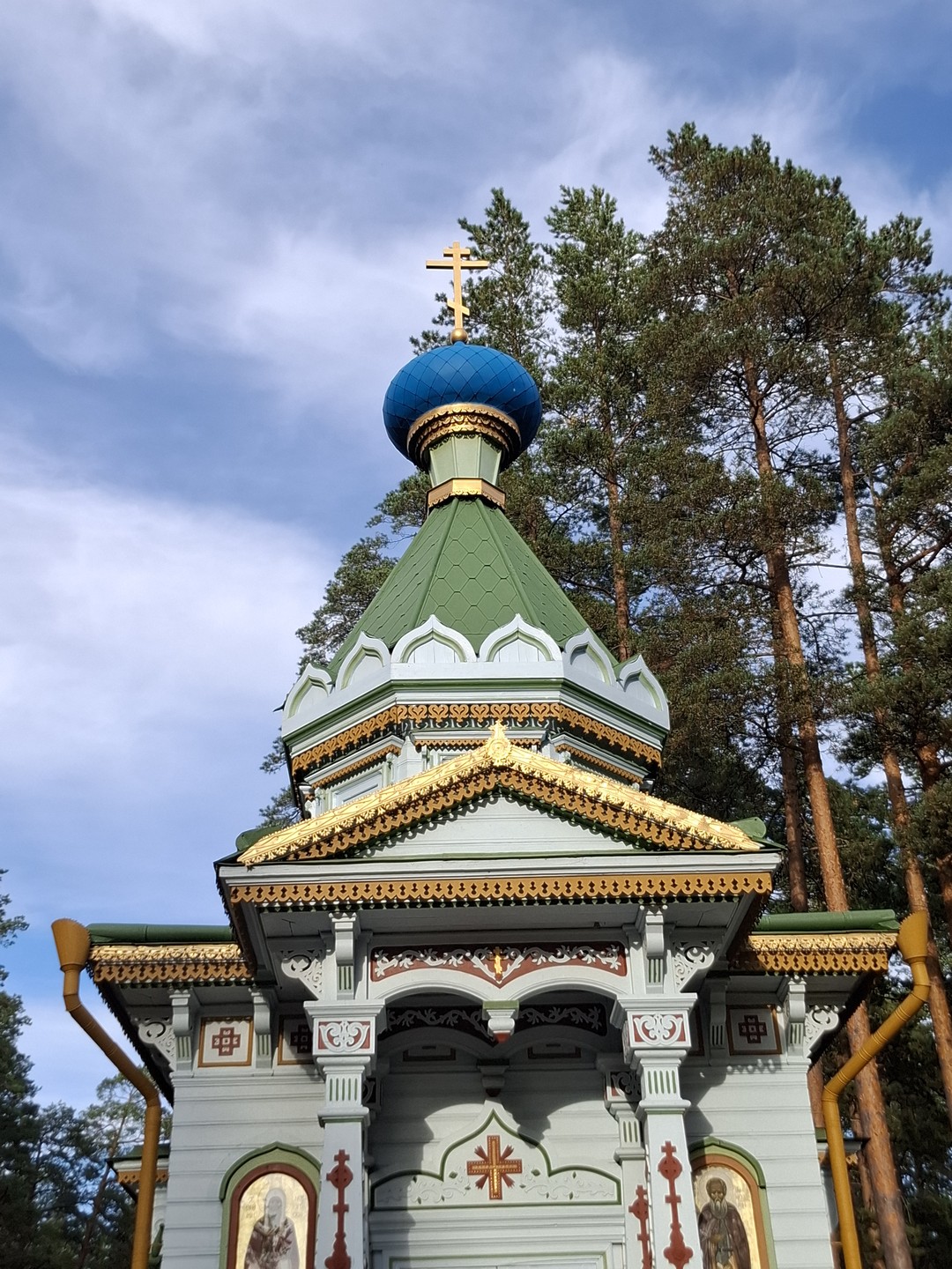 Великолепная экскурсия, все организовано замечательно. Автобус хороший. Катамаран удобный. Гиды- профессионалы своего дела, рекомендую!!!