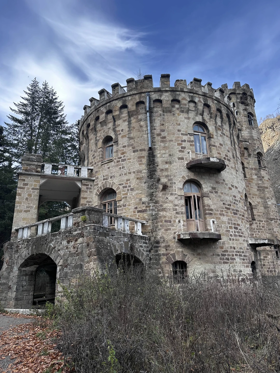 Прекрасный гид Александр, все комфортно, понятно, безопасно. Насыщенно, красивые виды, повезло с погодой, увидели Эльбрус. Поселили