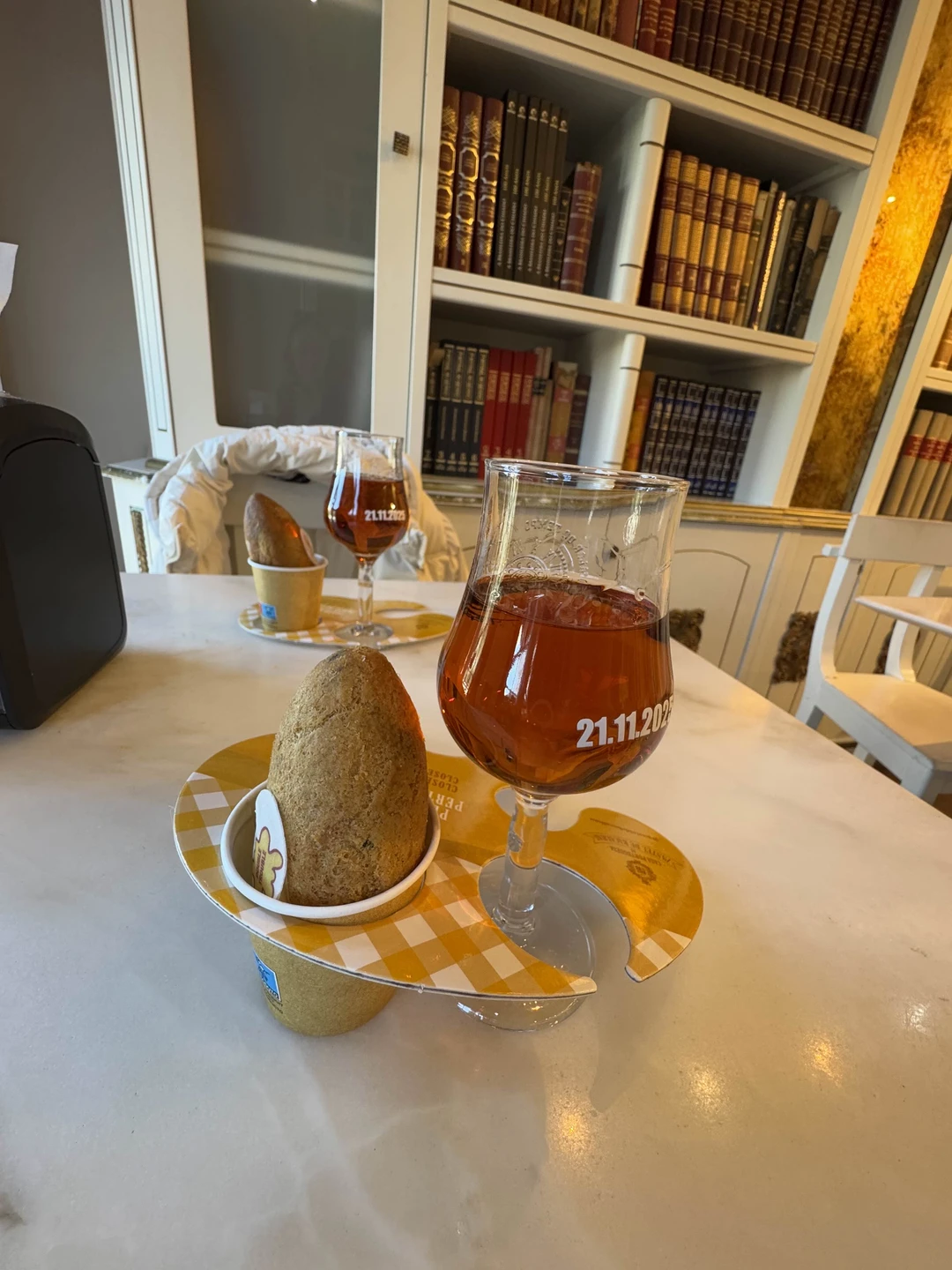 Экскурсия по Порто с Ольгой)Очень милая,обаятельная Ольга подробно познакомила нас со старым городом,провела по красивым улочкам,интересно