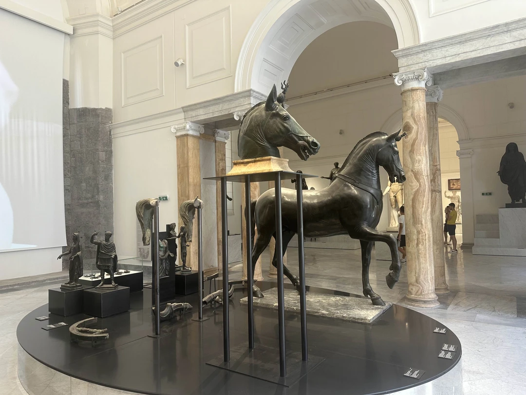 Елена - просто супер гид! Я однозначно рекомендую ее всем путешественникам. Она профессионал, с огромным количеством