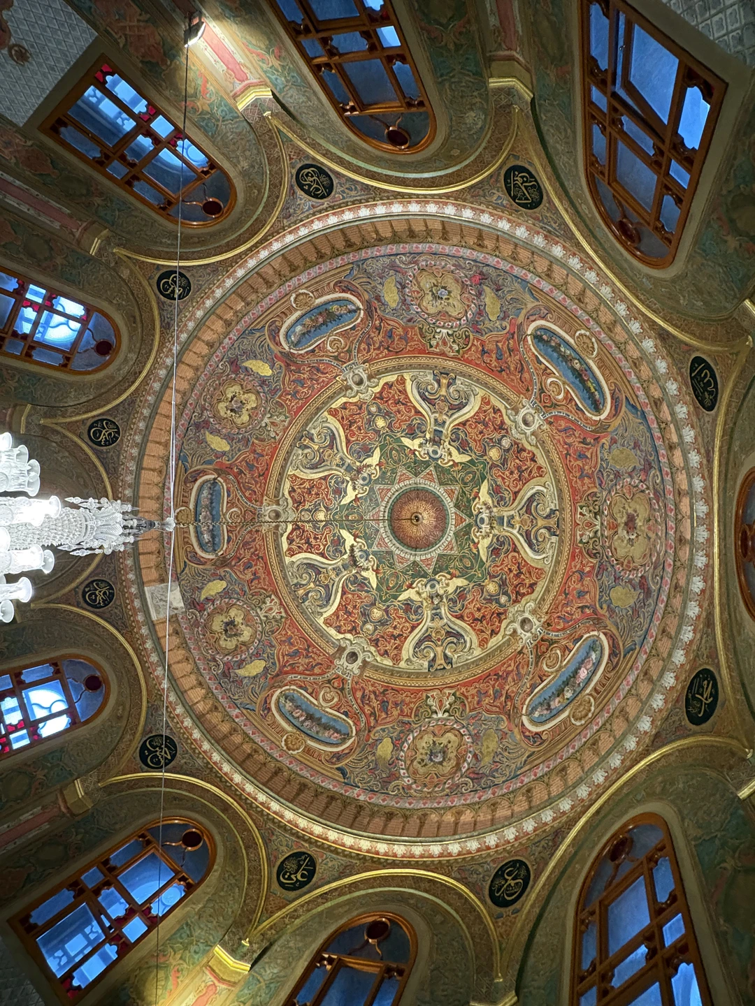 Замечательный экскурсовод Лина провела по улочкам не туристического Стамбула. Интересный рассказ и локации!