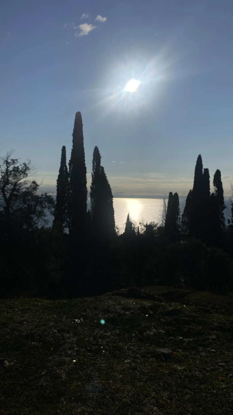 Доброго дня, это великолепная экскурсия, тем что она индивидуальная, Вячеслав потрясающий человек расскажет, покажет, повеселит, знает