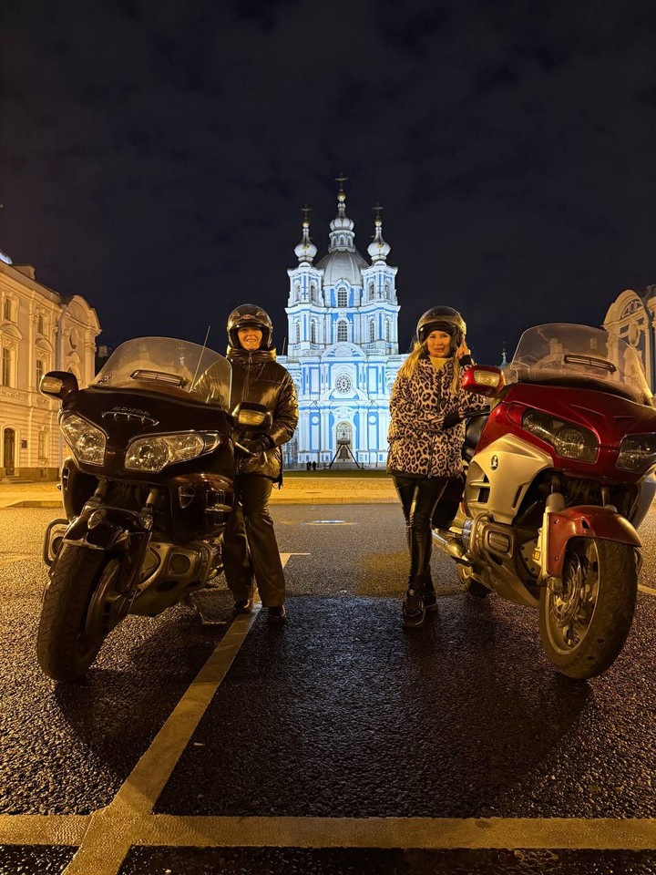 Это было очень круто). Несмотря на то, что погода пыталась нарушить наши планы, все же мотопрогулка состоялась