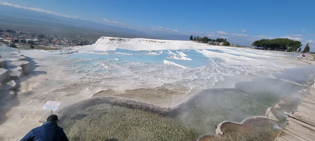 Тур,,Удовольствие по- турецки,, мы посещали вместе с мужем. Неожиданно великолепные отели, богатый шведский стол в них