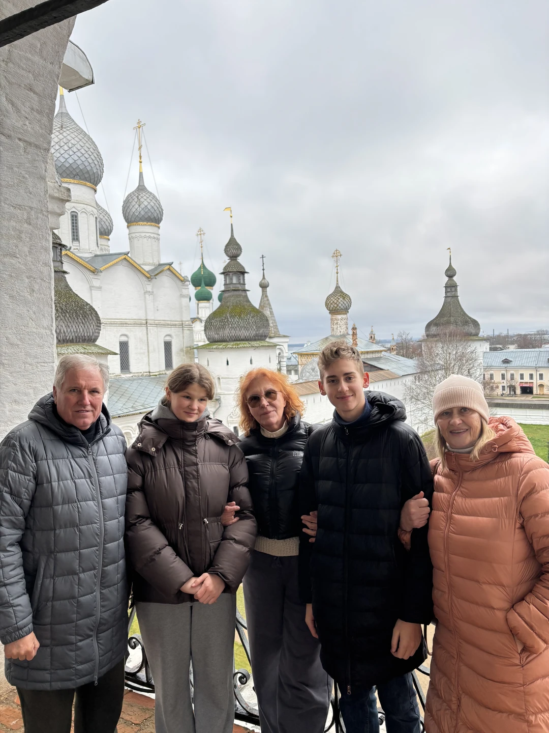 Иван отличный и знающий экскурсовод! Бесконечно любящий свой город! Мы благодарны ему за экскурсию! Всем рекомендуем