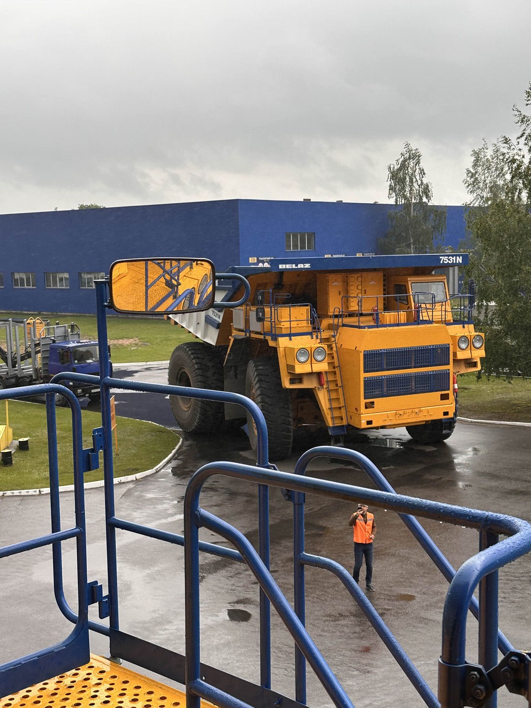 Групповая автобусная экскурсия на БелАЗ (Екатерина)