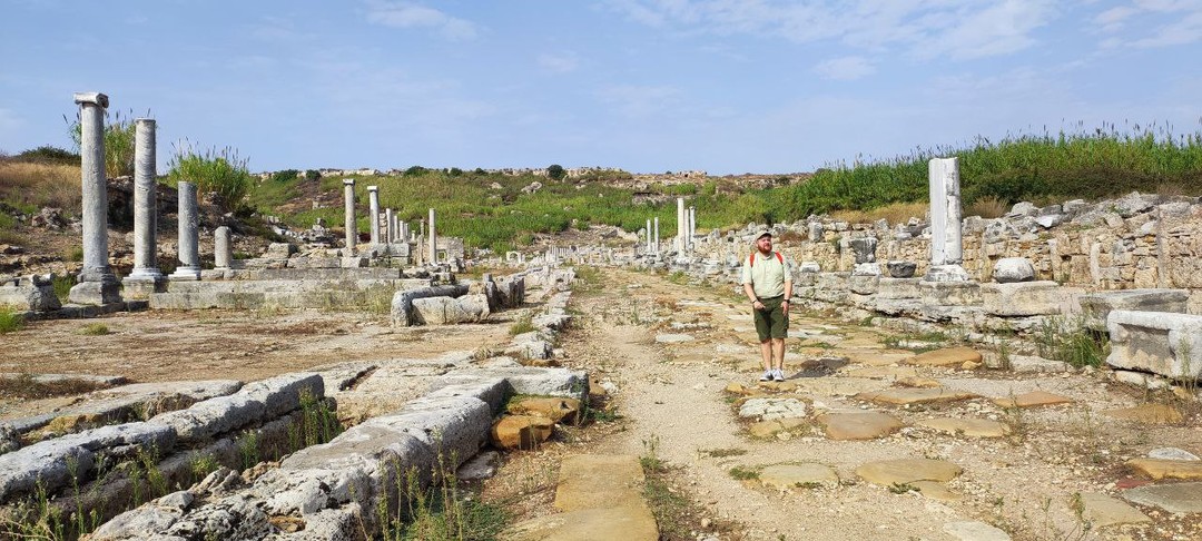 Ездили с Угуром в Аспендос и Перге. Это была отличная, интересная экскурсия, Угур глубоко знает и