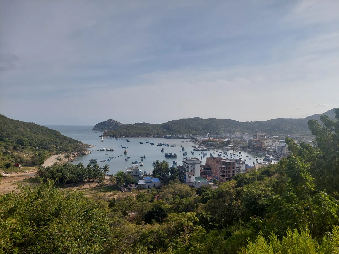 Прекрасная экскурсия, море положительных впечатлений. Вадим замечательный гид, рассказал много интересной и полезной информации про Вьетнам