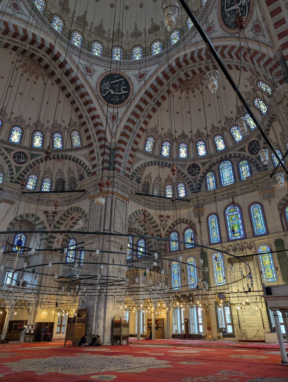 Замечательная экскурсия для тех, кто уже ознакомился с базовыми достопримечательностями города и хочет увидеть менее туристические