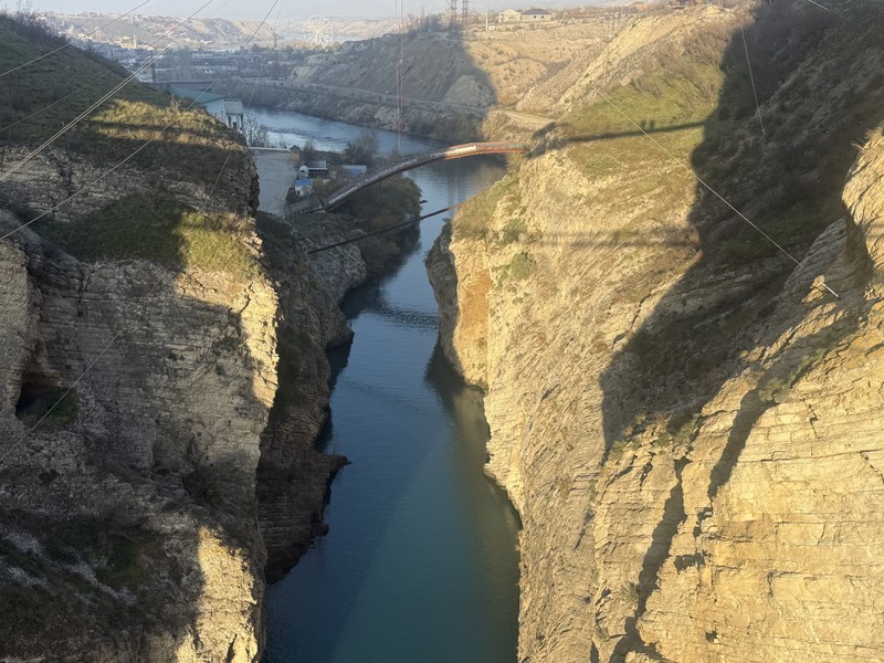 К Сулакскому каньону из Махачкалы - с прогулкой на скоростном катере
