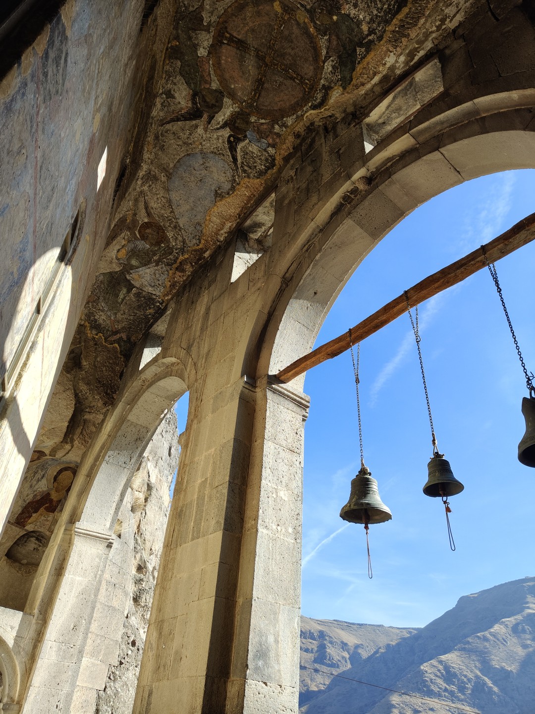 Экскурсия получилась замечательная, ездили с Георгием, было познавательно и весело, рекомендую