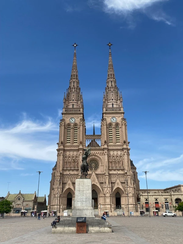 Из Буэнос-Айреса - в Лухан, духовную столицу Аргентины