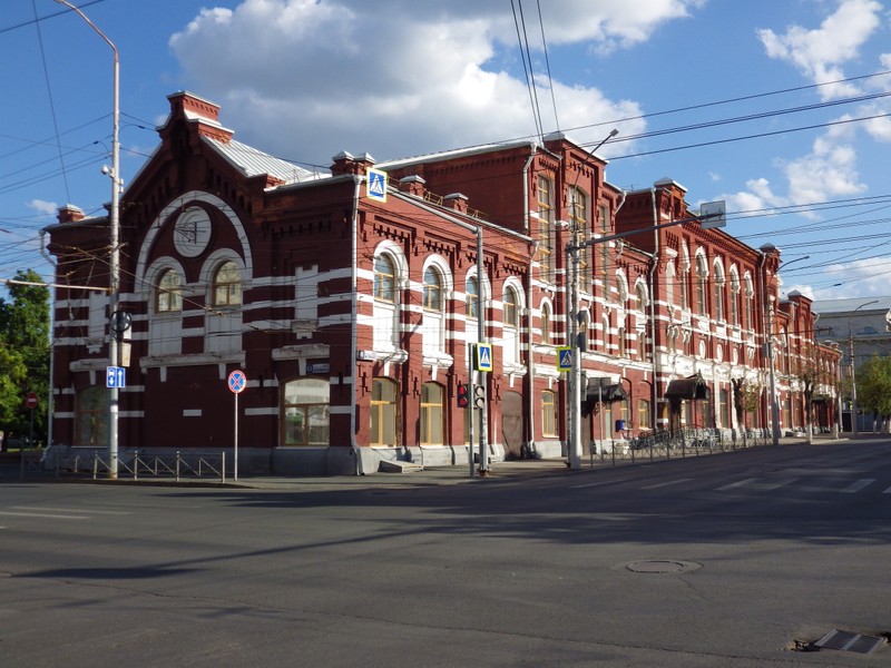 Главная площадь Саратова глазами исследователя (в мини-группе)