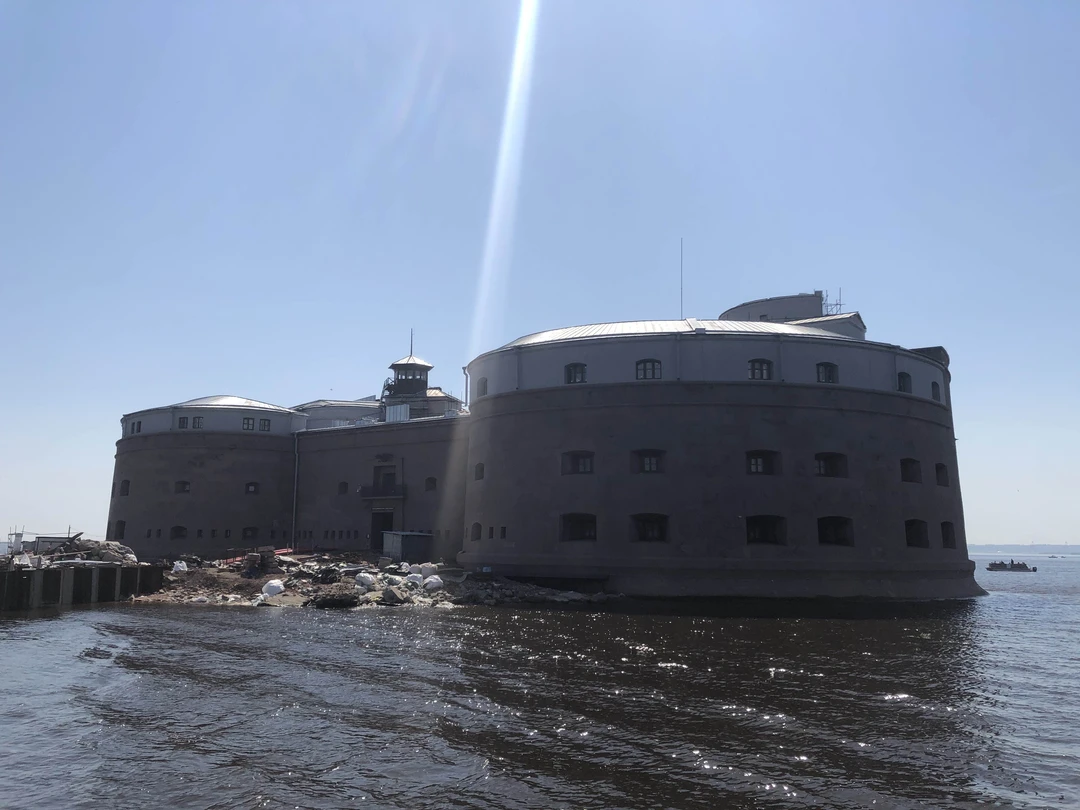 Форты и маяки Кронштадта: прогулка на катере с посещением двух объектов (Анна)