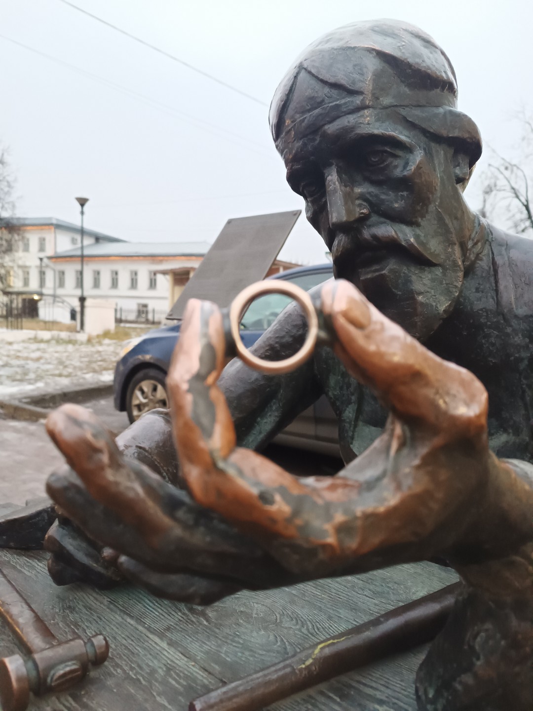 Большое спасибо экскурсоводу Дмитрию за прекрасную обзорную экскурсию по Костроме. Время пролетело незаметно благодаря чувству юмора