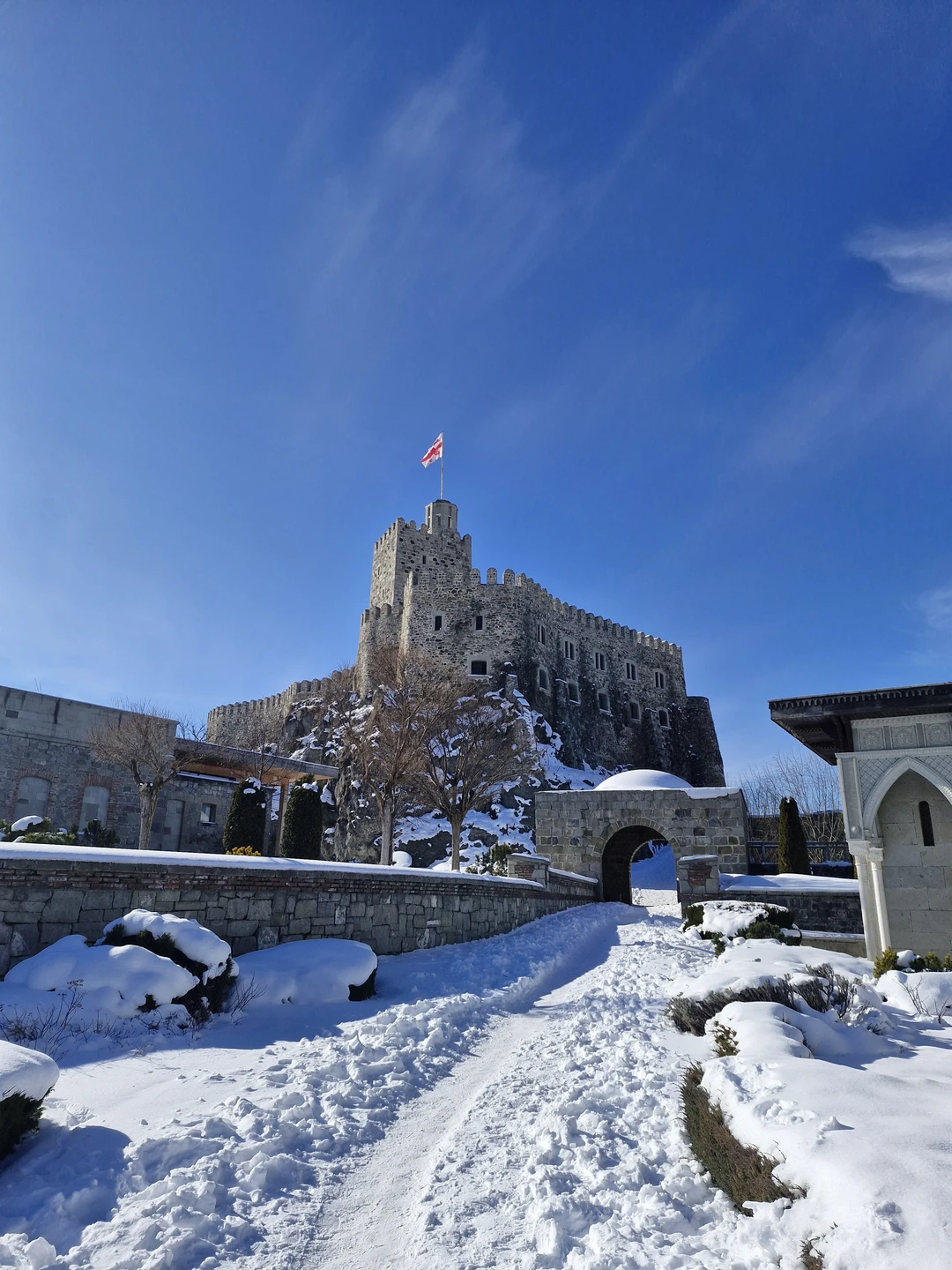 Пожалуй, самая запоминающаяся экскурсия за всё путешествие. Очень насыщенный и очень интересный маршрут, места потрясающие, и
