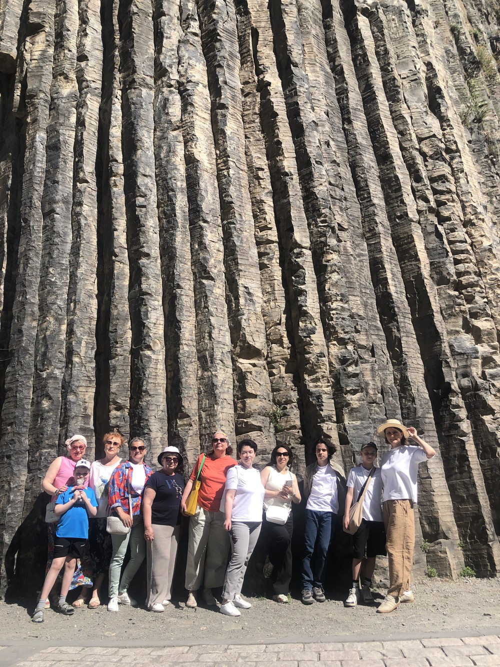 Пешком к заброшенному монастырю Авуц Тар — из Еревана (12/18)