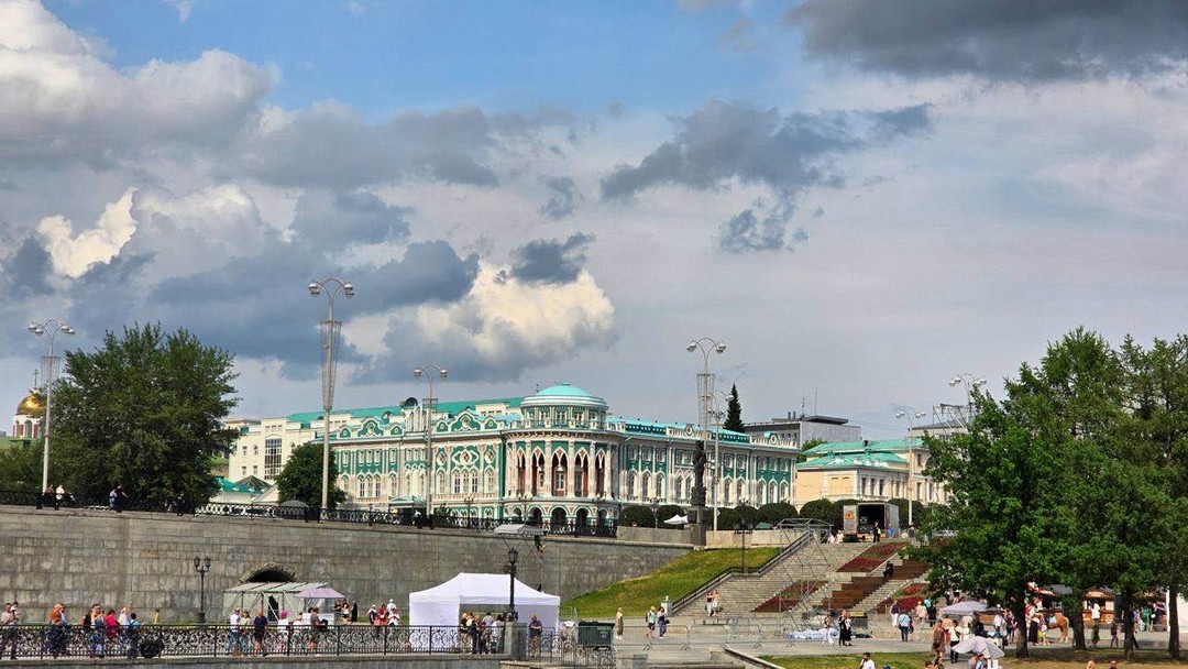 Ваше идеальное знакомство с Екатеринбургом (Надежда)
