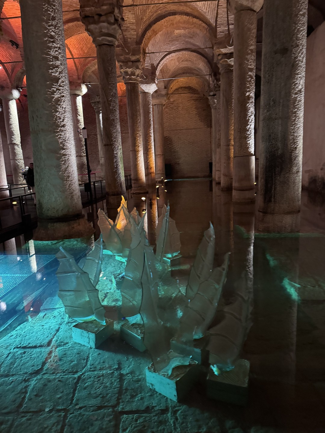 Очень познавательная экскурсия. Узнали много об истории Стамбула, посетили главные мечети, заглянули без очереди в Цистерну.