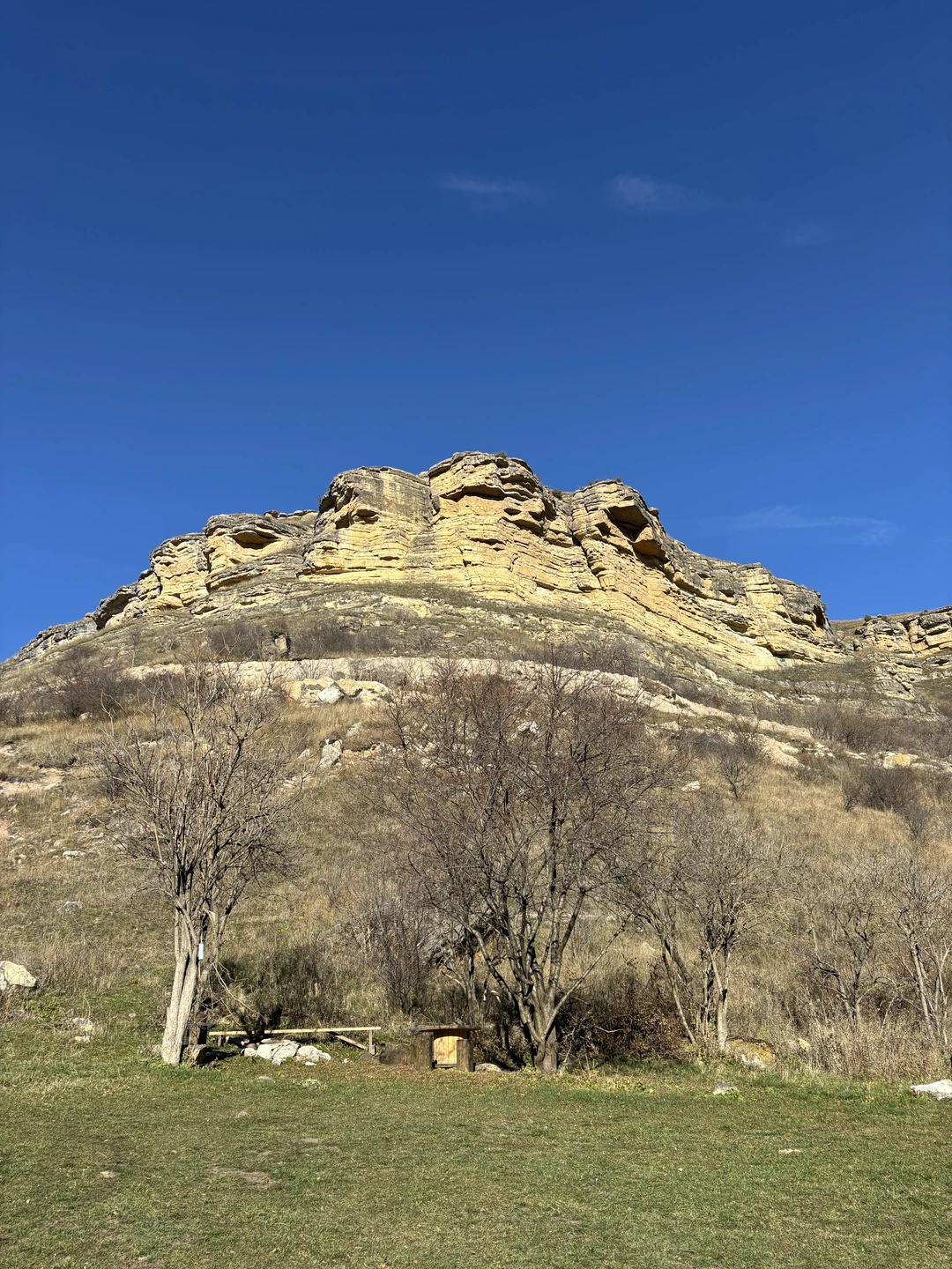 Прекрасная прогулка, можно даже с детьми с 9-10 лет. 2 часа пути, привал и 2 часа