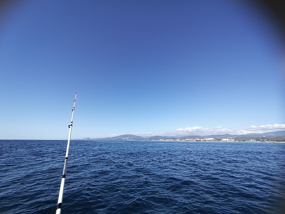 Рыбалка была великолепная! Чудесное море, погода! Красота!