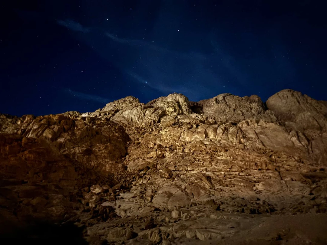 Очень впечатляющее путешествие. Действительно преодоление себя и расстояния. Были зимой, очень холодно и очень сильный ветер.