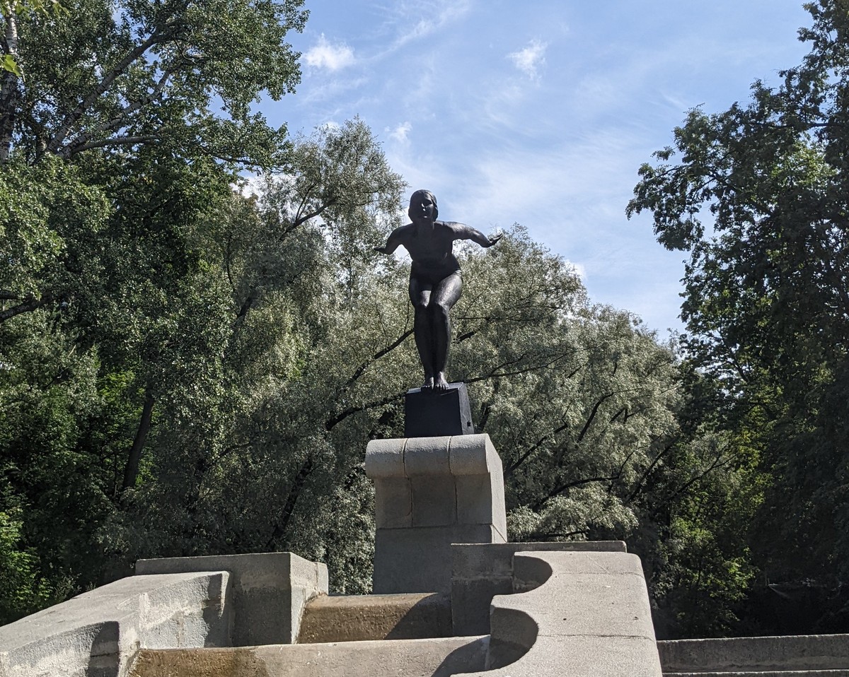 Нескучный сад хранит свои стволы… (6/9)