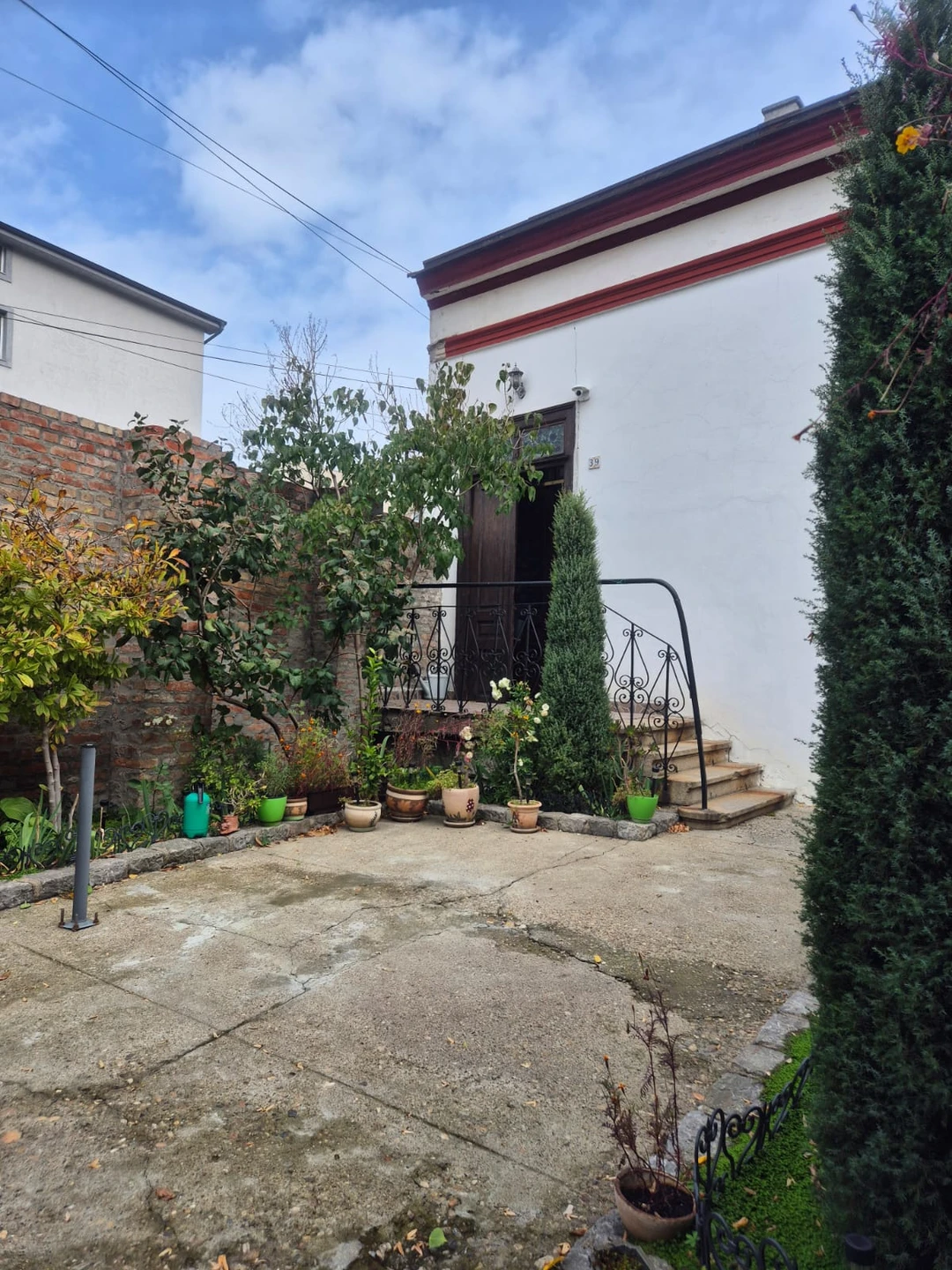 Здравствуйте! Вчера Филипп провёл экскурсию для меня и моих коллег. Все остались в восторге! У Филиппа