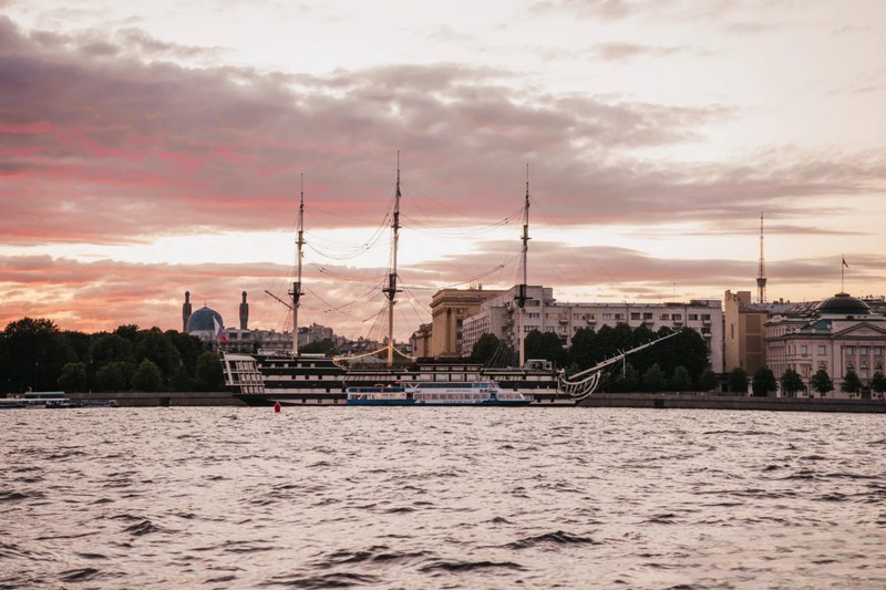 Теплоходная прогулка «Полуденный выстрел с Петропавловской крепости»