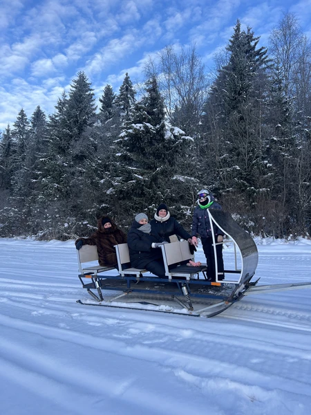спасибо огромное организаторам и водителю! поездка была не забываемой. тепло, безопасно, удобно. Ездили с ребенком. Все