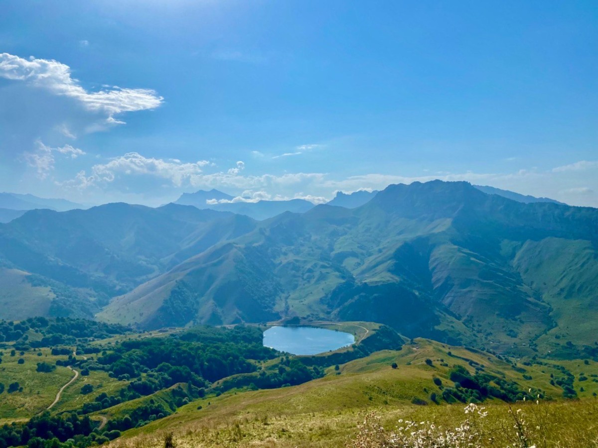 Из Грозного — к таинственному Галанчожскому озеру на джипах!