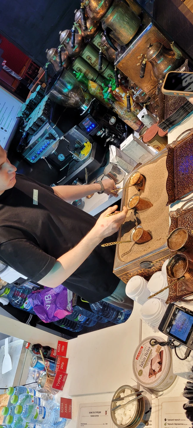 Прекрасное утро праздничного дня! Алексей - очень интересный рассказчик, вежливый человек. Было показано много визуальных материалов